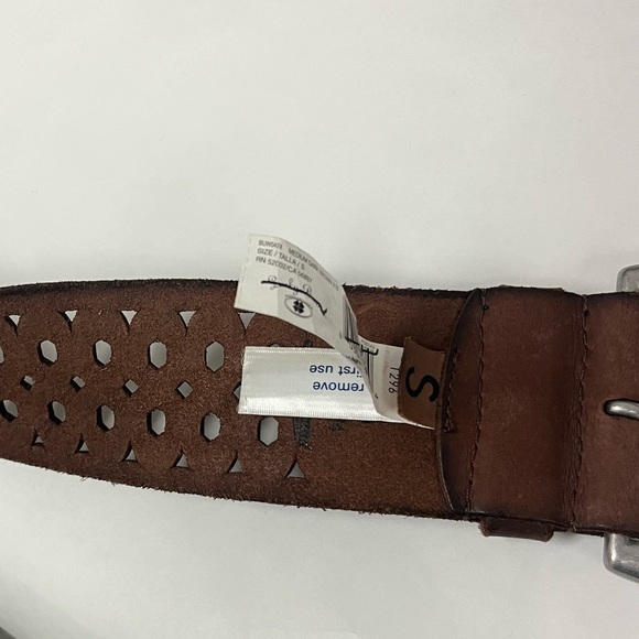 Lucky Brand 100% leather belt - Picture 6 of 9
